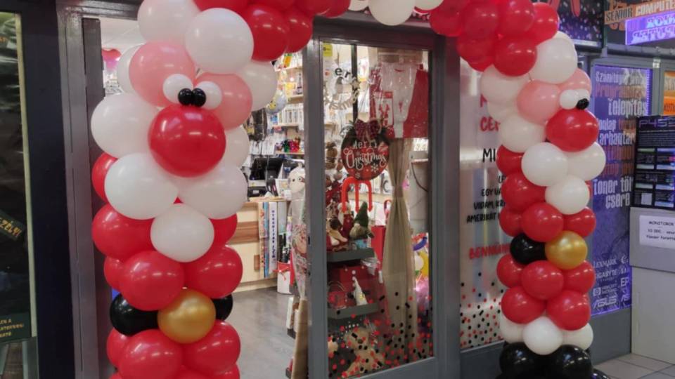 rendezveny-bejarat-dekoracio