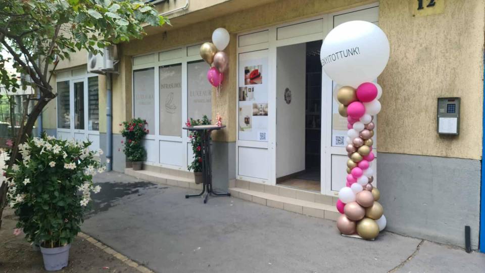 dekoracio-lufi-uzletnyitas